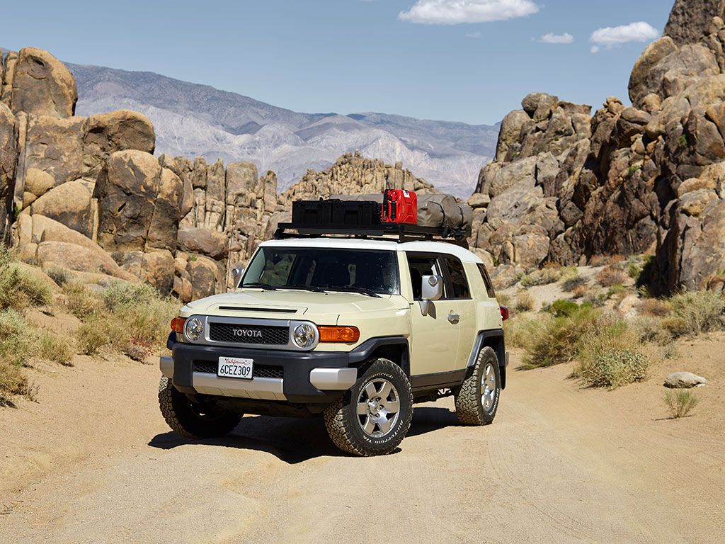 TOYOTA FJ CRUISER SLIMLINE II ROOF RACK KIT