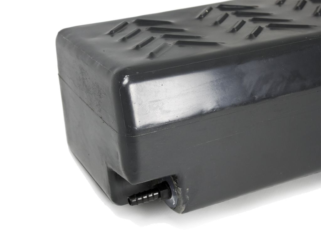 Footwell water tank